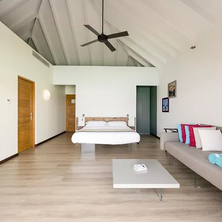 Hotel Cocoon Maldives à Kurendhoo Extérieur photo