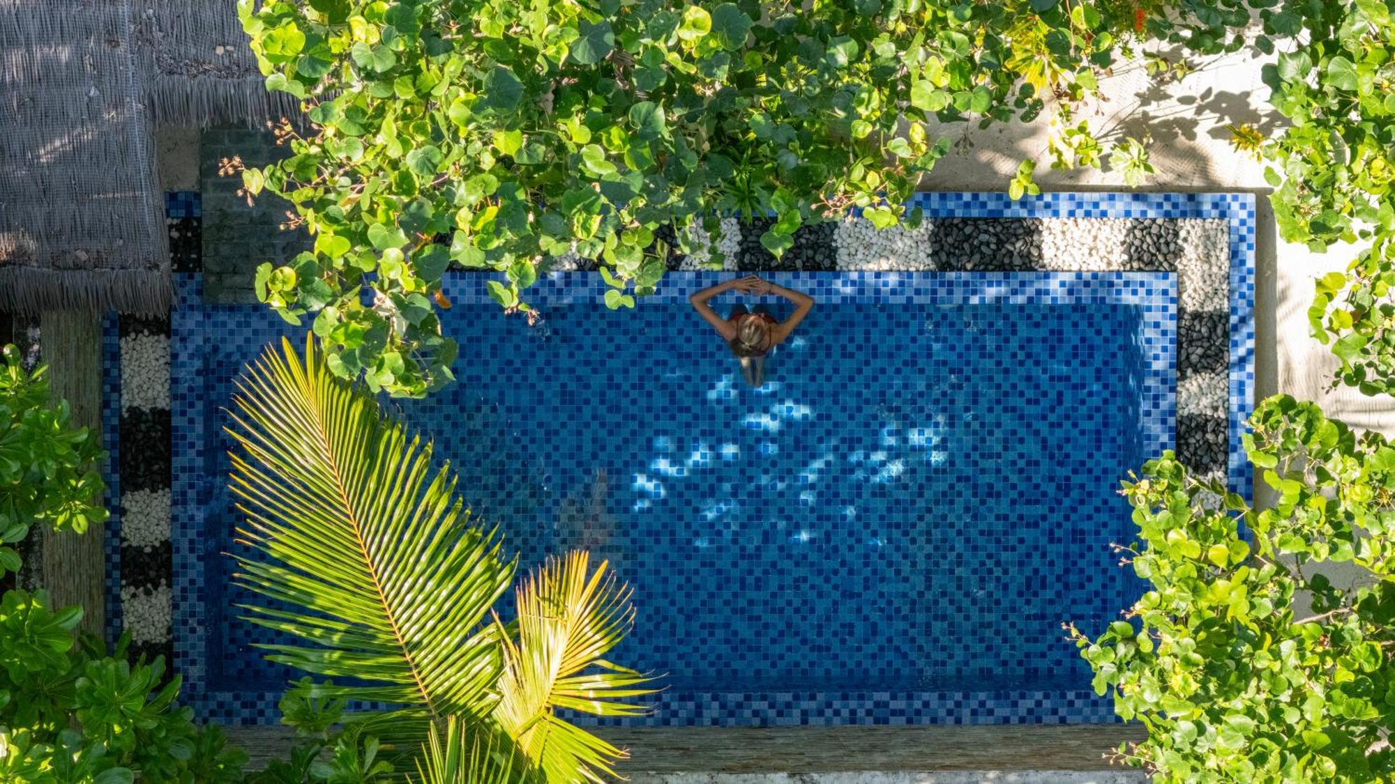 Cocoon Maldives Resort 5*
