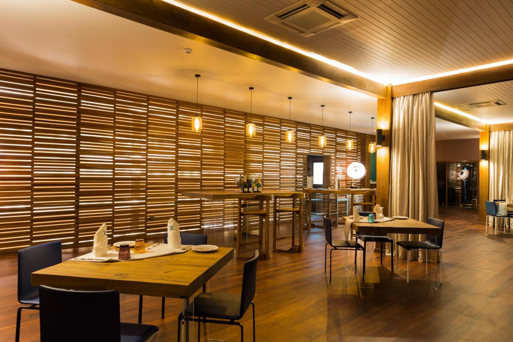 Cocoon Maldives 5*